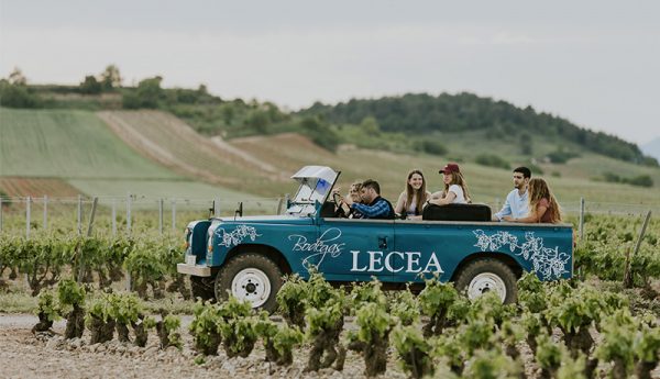 Paseo en coche clásico descapotable 4x4 