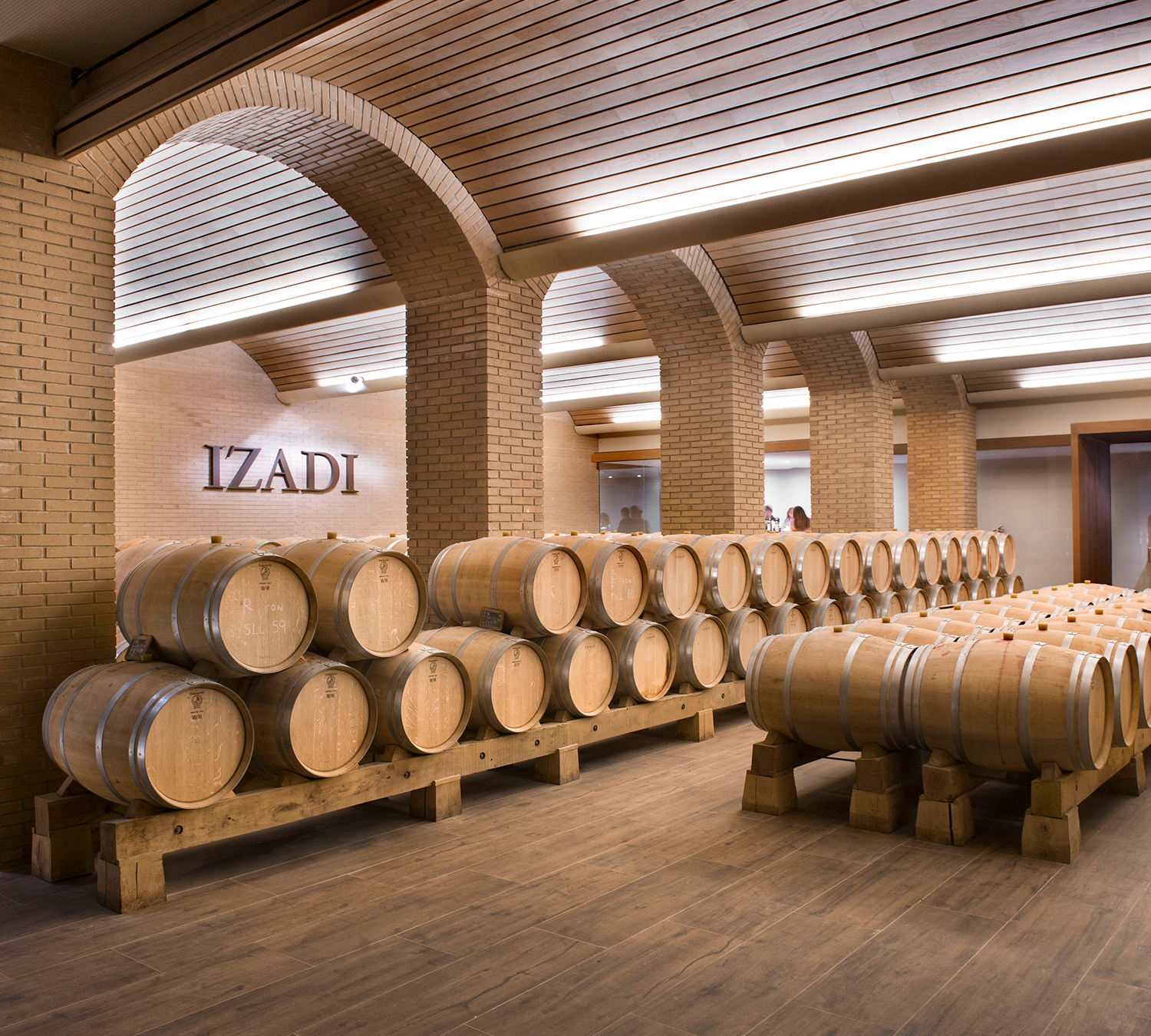 Izadi sala de barricas - Portada